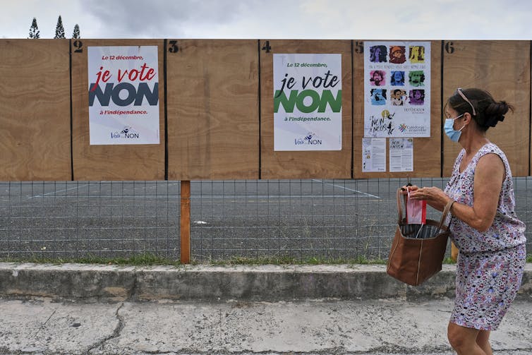 Electoral posters in Noumea