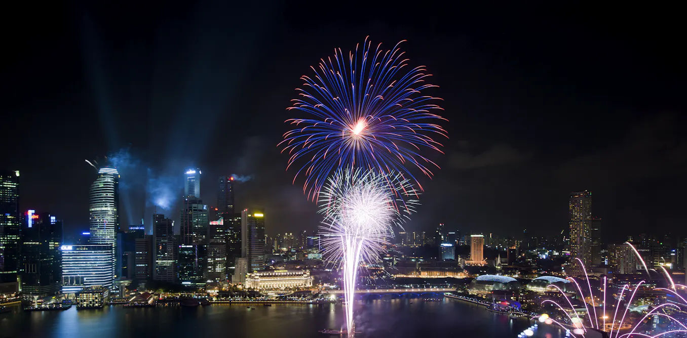 How do fireworks work? A pyrotechnics chemist explains the science ...