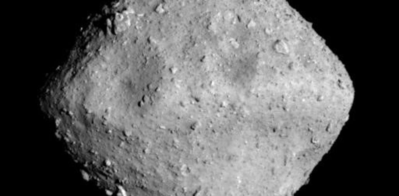 Il materiale dell’asteroide Ryugu inizia a rivelare i segreti del primo sistema solare