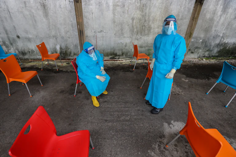 Healthworkers swabbing for omicron in Sri Lanka.