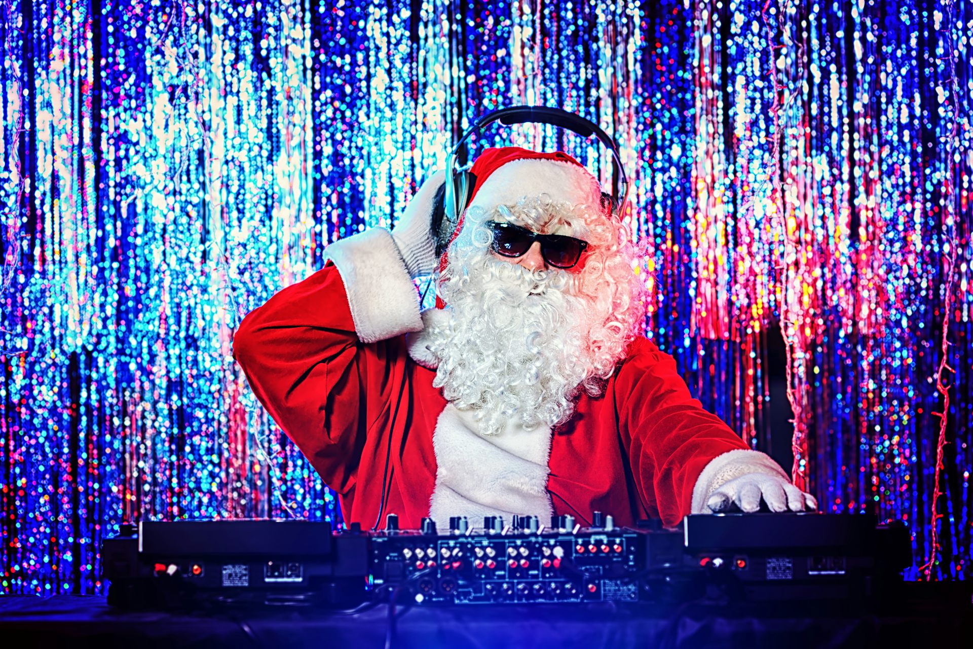 Christmas music: is there a magic formula behind festive chart-toppers?