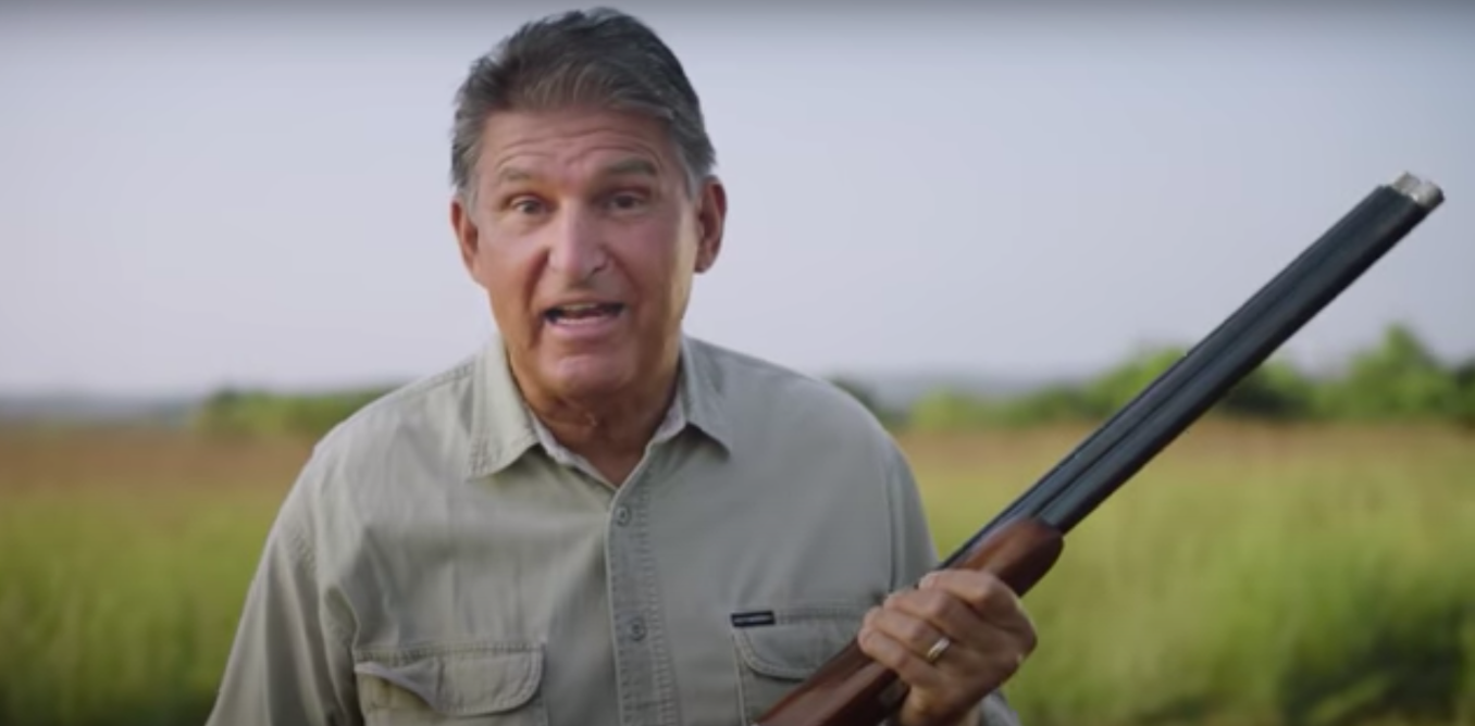 Manchin apunta a Build Back Better, pero su enfoque real está en West