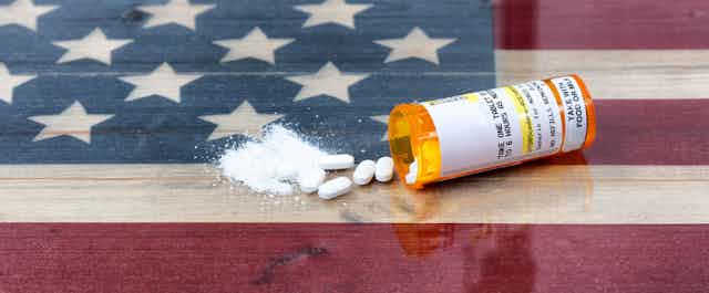 Por qué hay tantas personas adictas a los opioides en EEUU?