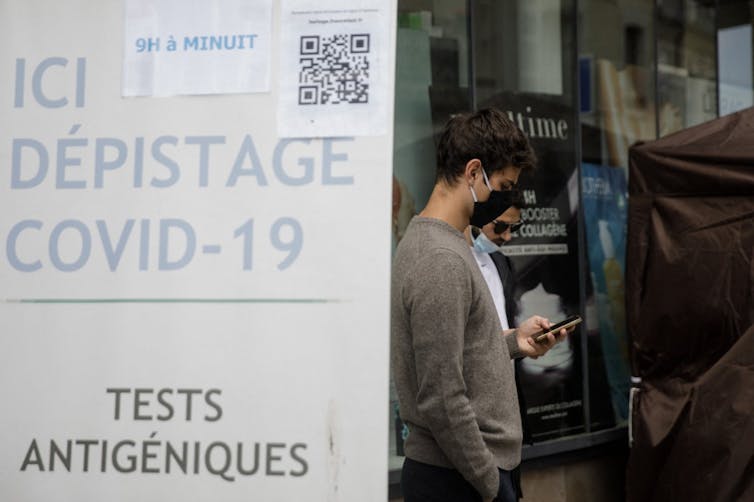 Un jeune homme est allé faire un test antigénique de dépistage du Covid