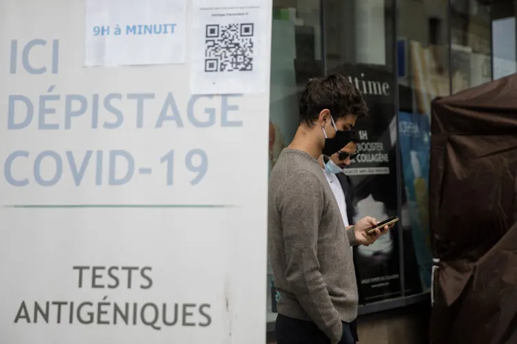 Un jeune homme est allé faire un test antigénique de dépistage du Covid