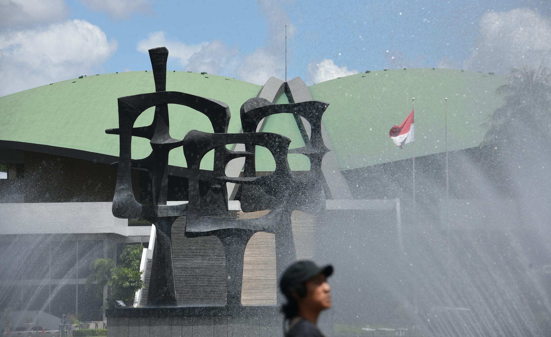 Pejabat dengan kekayaan tak wajar tidak bisa dipidana: salah siapa?