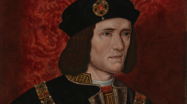 Portrait of Richard III on red background.