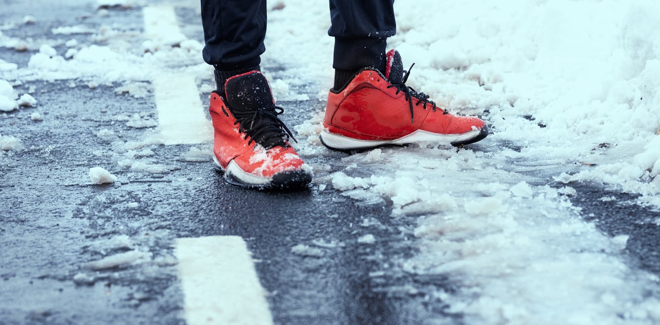 Cover your face, wear a hat and stay hydrated to exercise safely through the winter Cover your face, wear a hat and stay hydrated to exercise safely through the winter