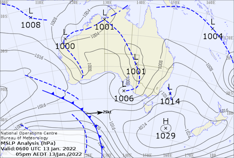 Map of Australia with dotted lines showing temperature gradients and dark blue lines for wind.