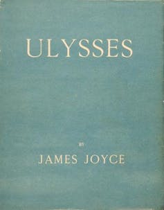 Blue cover of Ulysses.