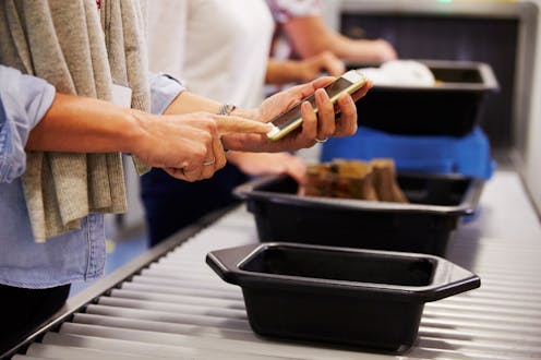 Electronic surveillance law review won't stop Border Force's warrantless phone snooping
