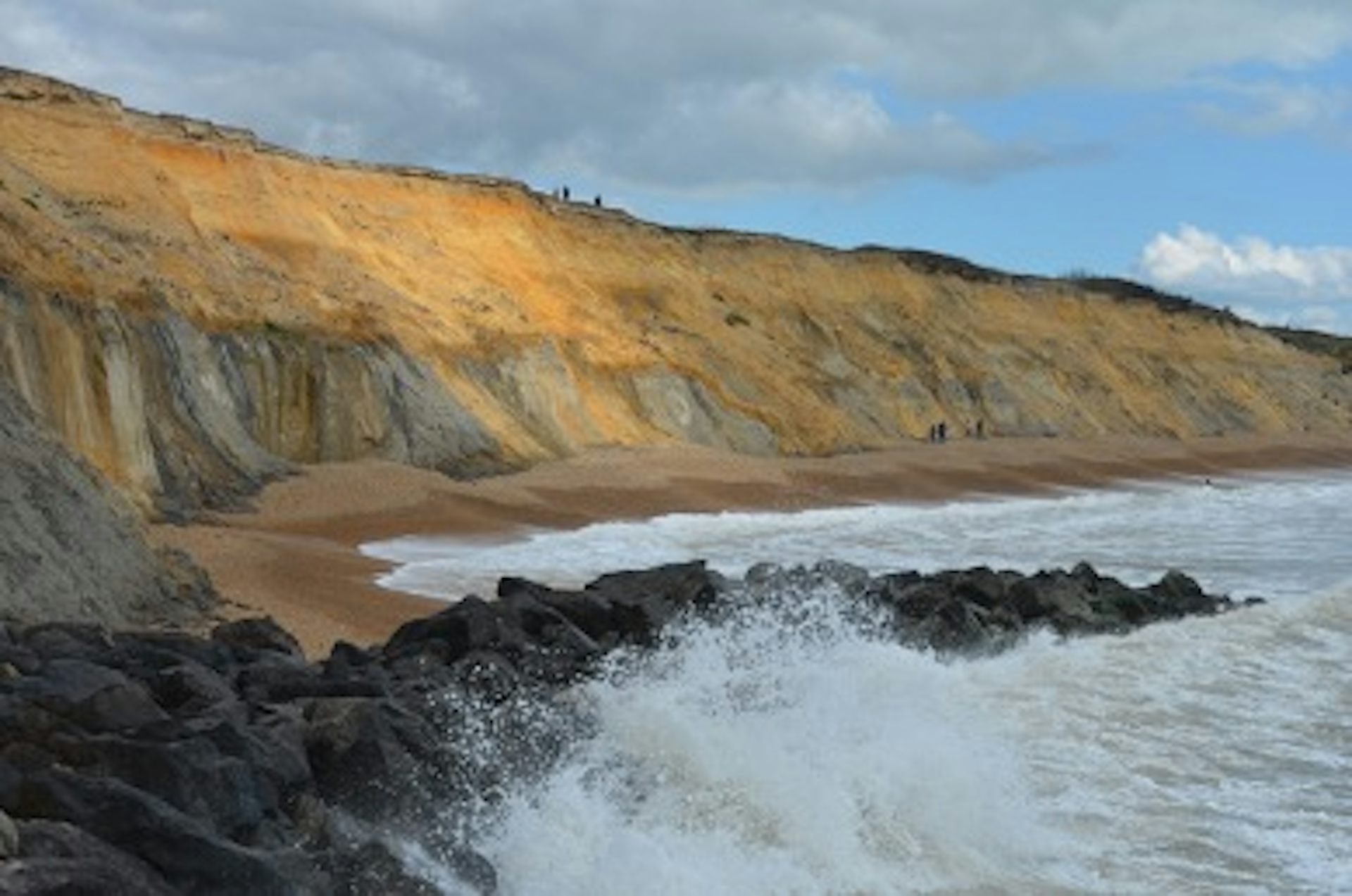 Can the UK s crumbling coasts be saved from erosion