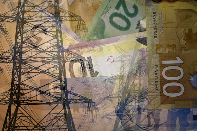 Torre de alta tensión con fondo de billetes de euro.