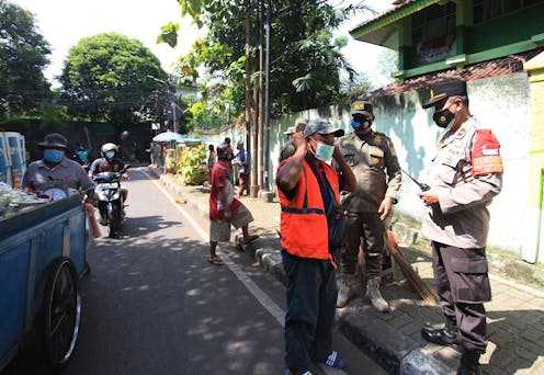 Makin merasa tidak nyaman di wilayah berisiko infeksi COVID, makin tinggi jaga jarak dan hindari transportasi publik