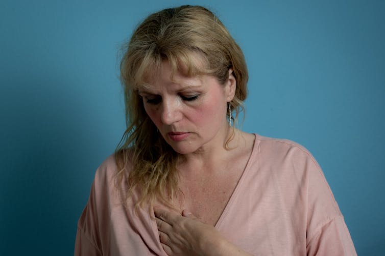 woman in loose tshirt