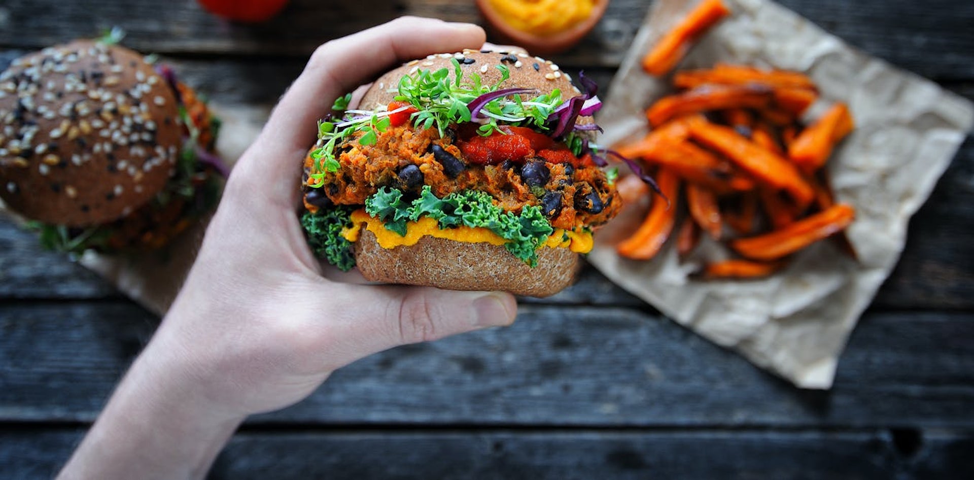 Daging dan maskulinitas: kenapa sebagian laki-laki enggan menyantap makanan nabati