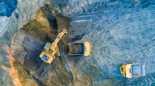 experts debunk Morrison government claim of 53,000 fewer jobs from coal and gas ban