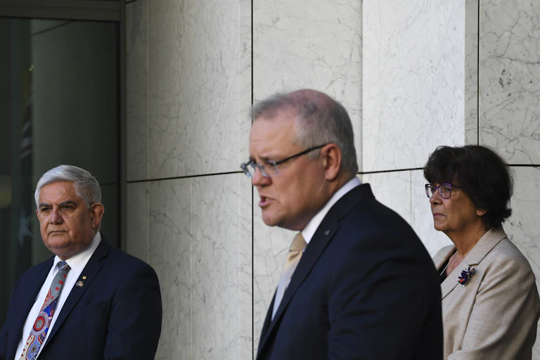 Scott Morrison stands between Ken Wyatt and Pat Turner.