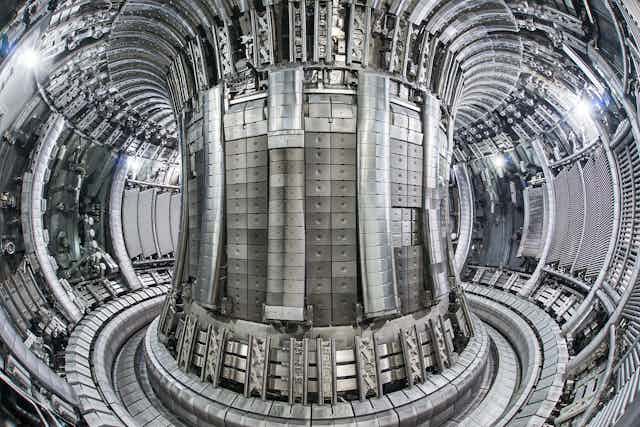 Inside a tokamak fusion reactor