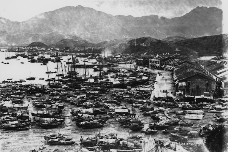 Archival picture of Hong Kong harbour from 1922