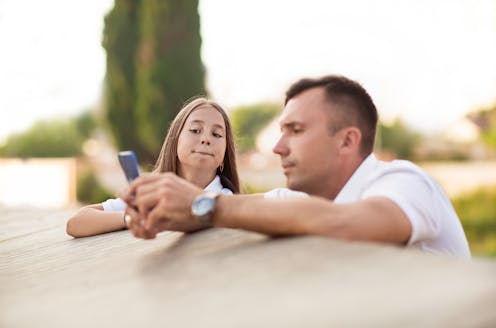 how to guide your child through Ukraine news online