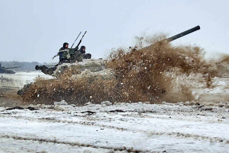 Un tanque haciendo ejercicios de entrenamiento