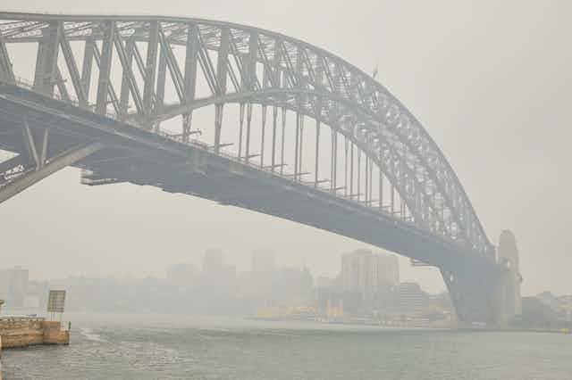 Sydney harbour bridge in bushfire smoke