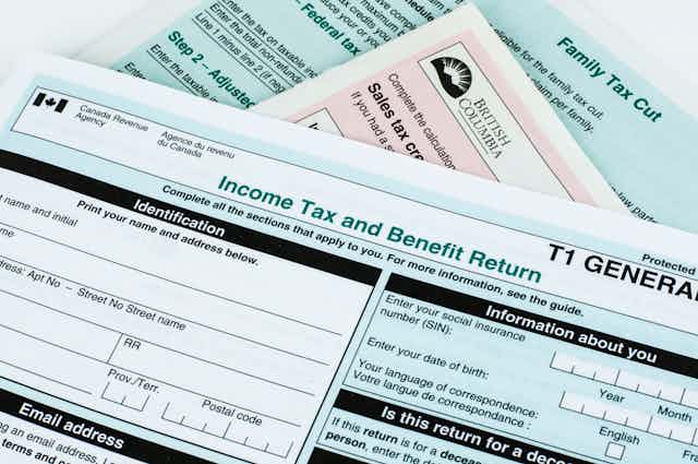 Canada Revenue Agency tax form that says "Income Tax and Benefit Return" across the top