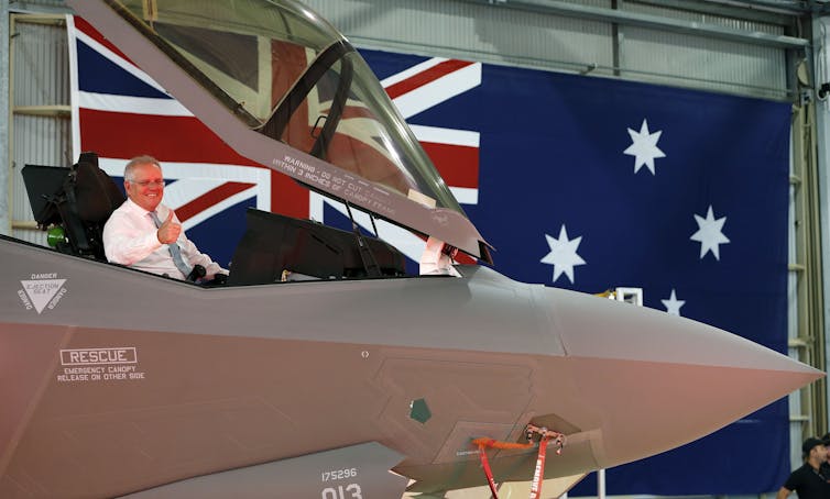 Scott Morrison inside an F-35 fighter jet.