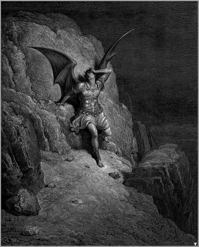 Un hombre con alas de murciélago está de pie, con cara de preocupación, en un acantilado.