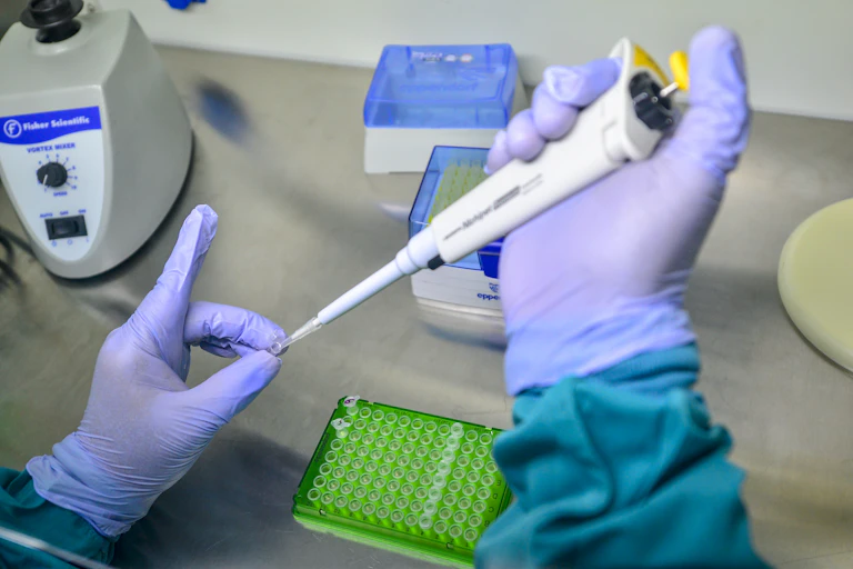 El Salvador, San José: Dr. Carlos Ortega of the University of El Salvador Virology Center works on coronavirus genome sequencing.