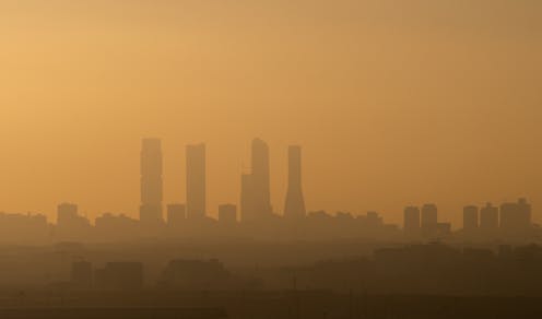 De la calima a los tubos de escape: cómo mejorar la calidad del aire en nuestras ciudades De la calima a los tubos de escape: cómo mejorar la calidad del aire en nuestras ciudades