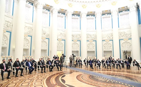 Putin y los oligarcas: poder económico y poder político en el Kremlin Putin y los oligarcas: poder económico y poder político en el Kremlin