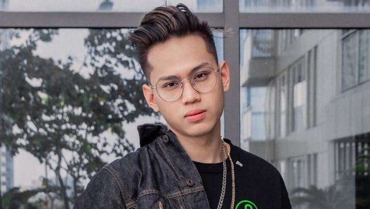 Apa itu flexing dan bagaimana mengatasinya: belajar dari kasus Indra Kenz dan Doni Salmanan 9 Indra Kenz