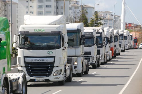 La protesta de los transportistas pone en riesgo suministros esenciales
