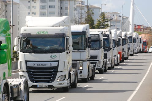 La protesta de los transportistas pone en riesgo suministros esenciales La protesta de los transportistas pone en riesgo suministros esenciales