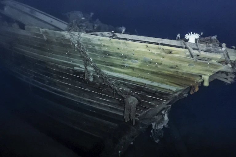A view of the bow of the Endurance.