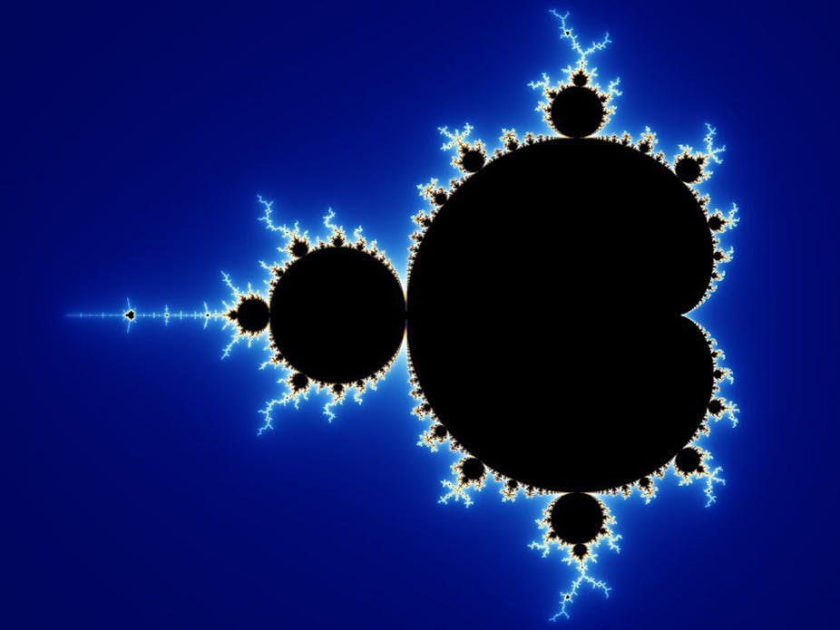 Image d'une fractale : zoomer sur les parties de l'image montre des détails qui sont identiques (mais en plus petit) à la forme globale
