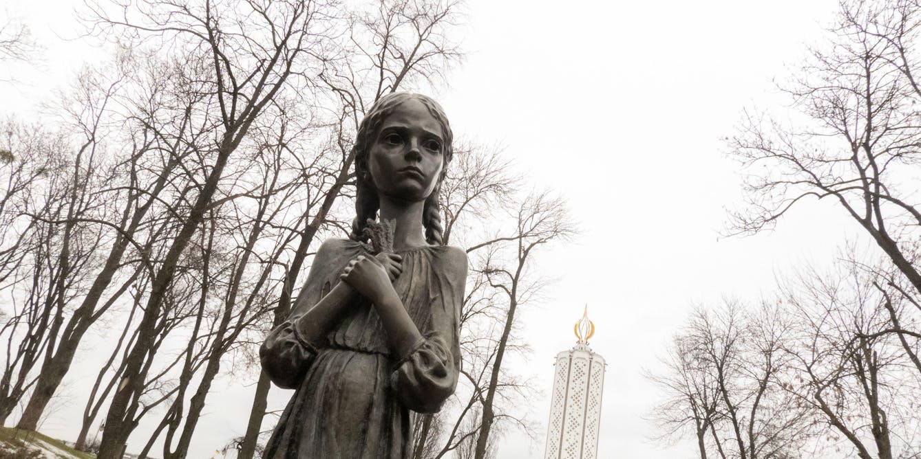 Голод на украине. Памятник Голодомору. Памятник Голодомору в Украине. Голодомор в Украине 1932-1933.