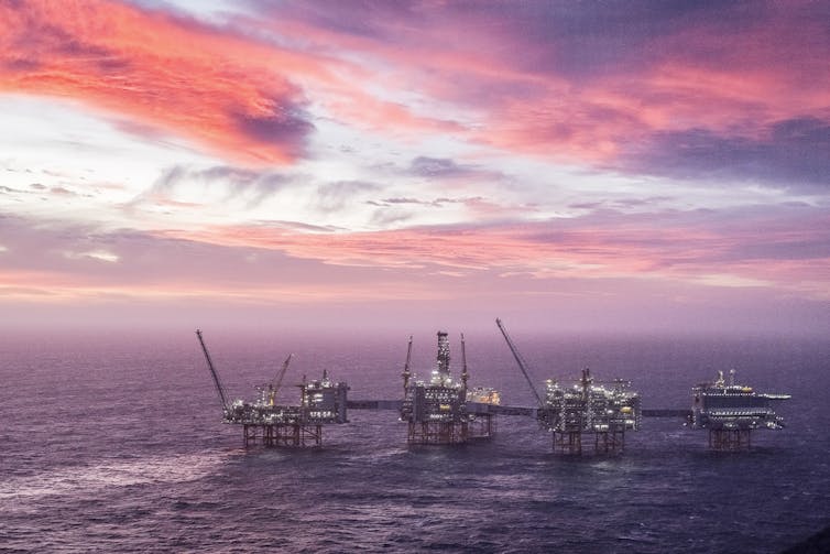Piattaforme petrolifere in mare