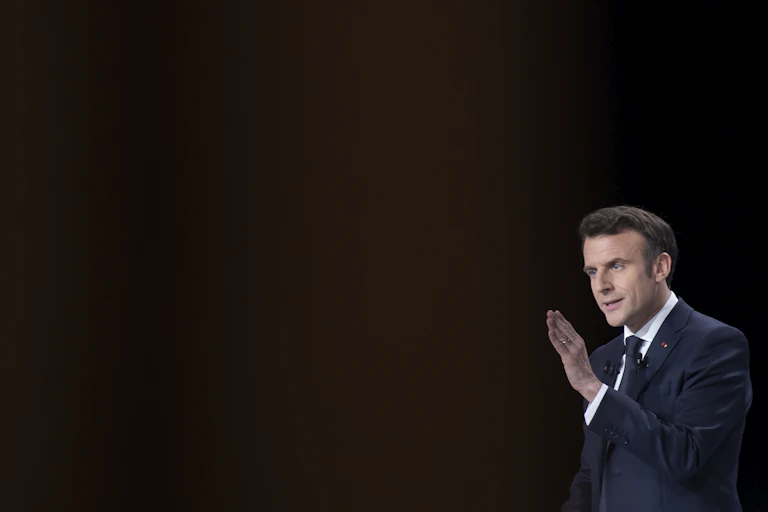 French president Emmanuel Macron giving a speech.