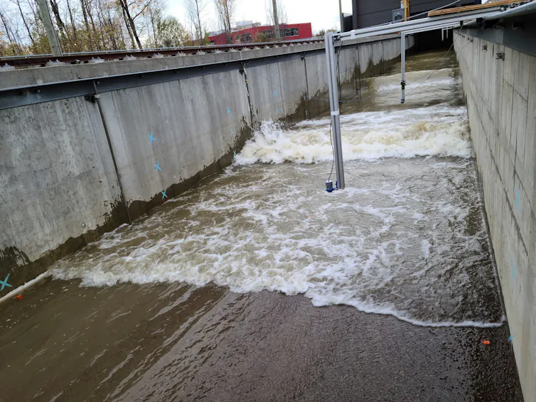 Large wave channel