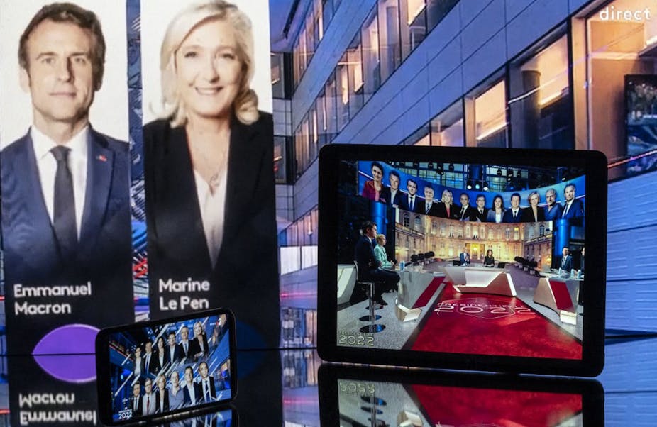 Picture showing the showing the two candidates qualified for the second round of the French election, Emmanuel Macron and Marine Le Pen.