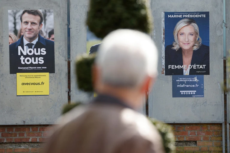 Emmanuel Macron et Marine Le Pen se sont qualifiés pour le second tour de la présidentielle, comme en 2022.