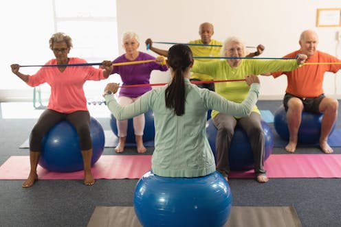 Qué es el entrenamiento multicomponente y por qué es beneficioso para las personas mayores