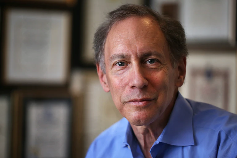 headshot of Robert Langer looking straight ahead