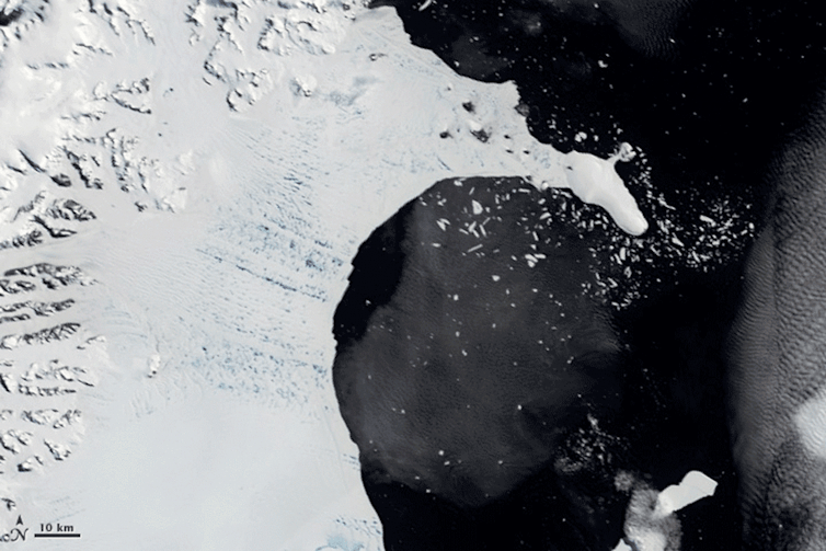 A gif showing how lakes contributed to the collapse of the Larsen B ice shelf