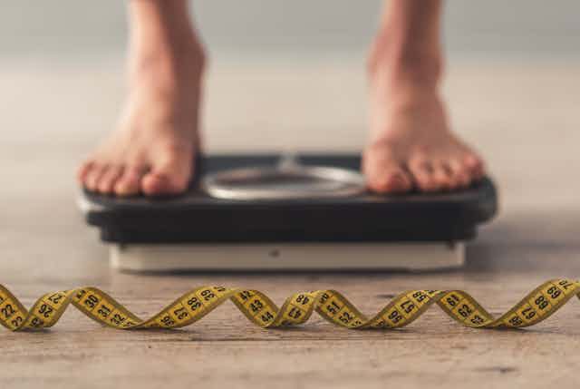 How to measure your weight loss without a weighing scale