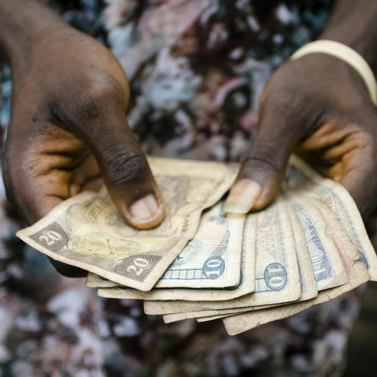 Giving people money with no strings attached is good for their ...