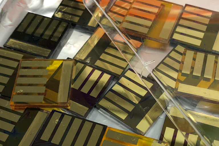 Células solares de perovskita
